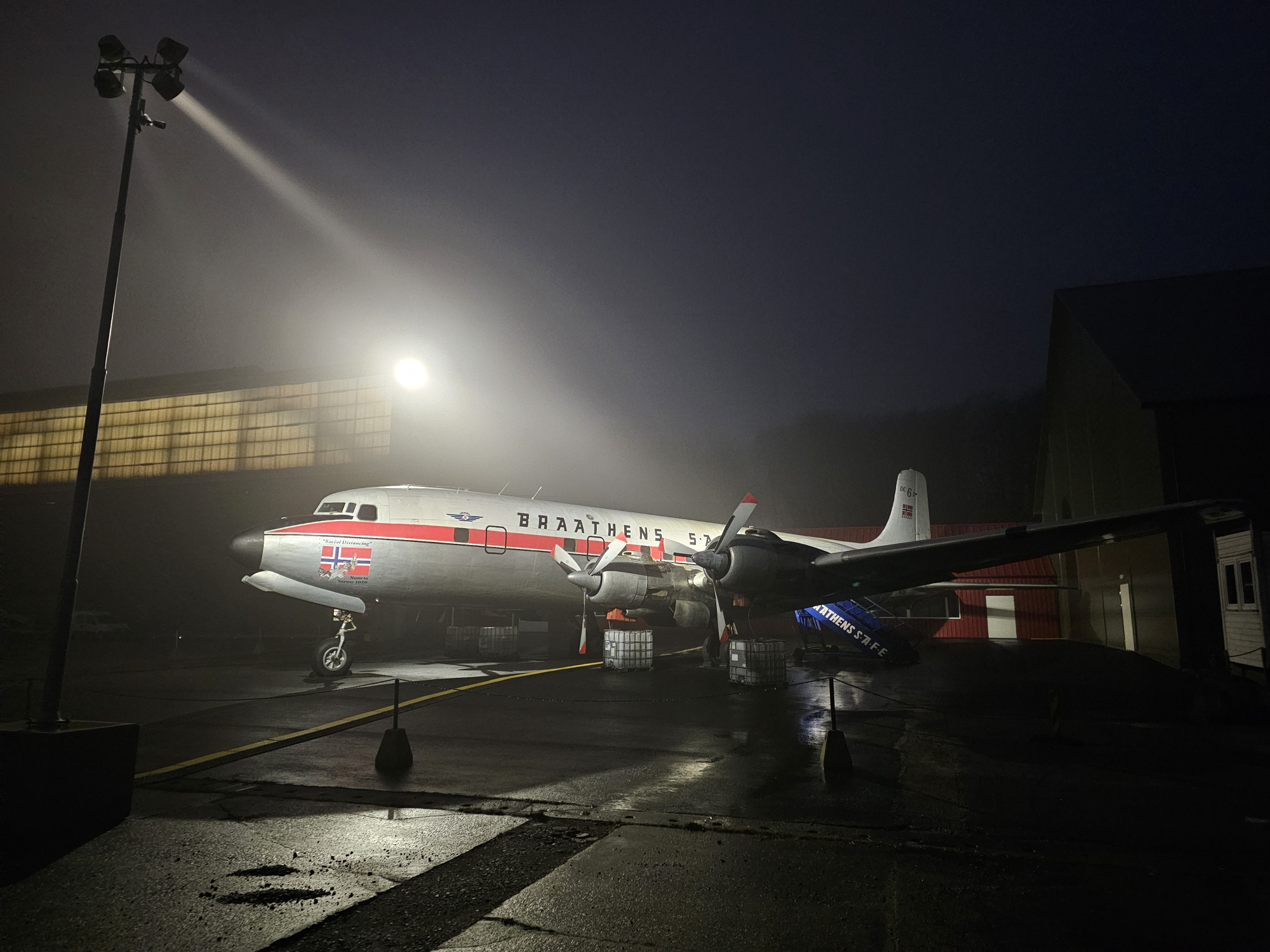 Douglas DC-6B Cloudmaster