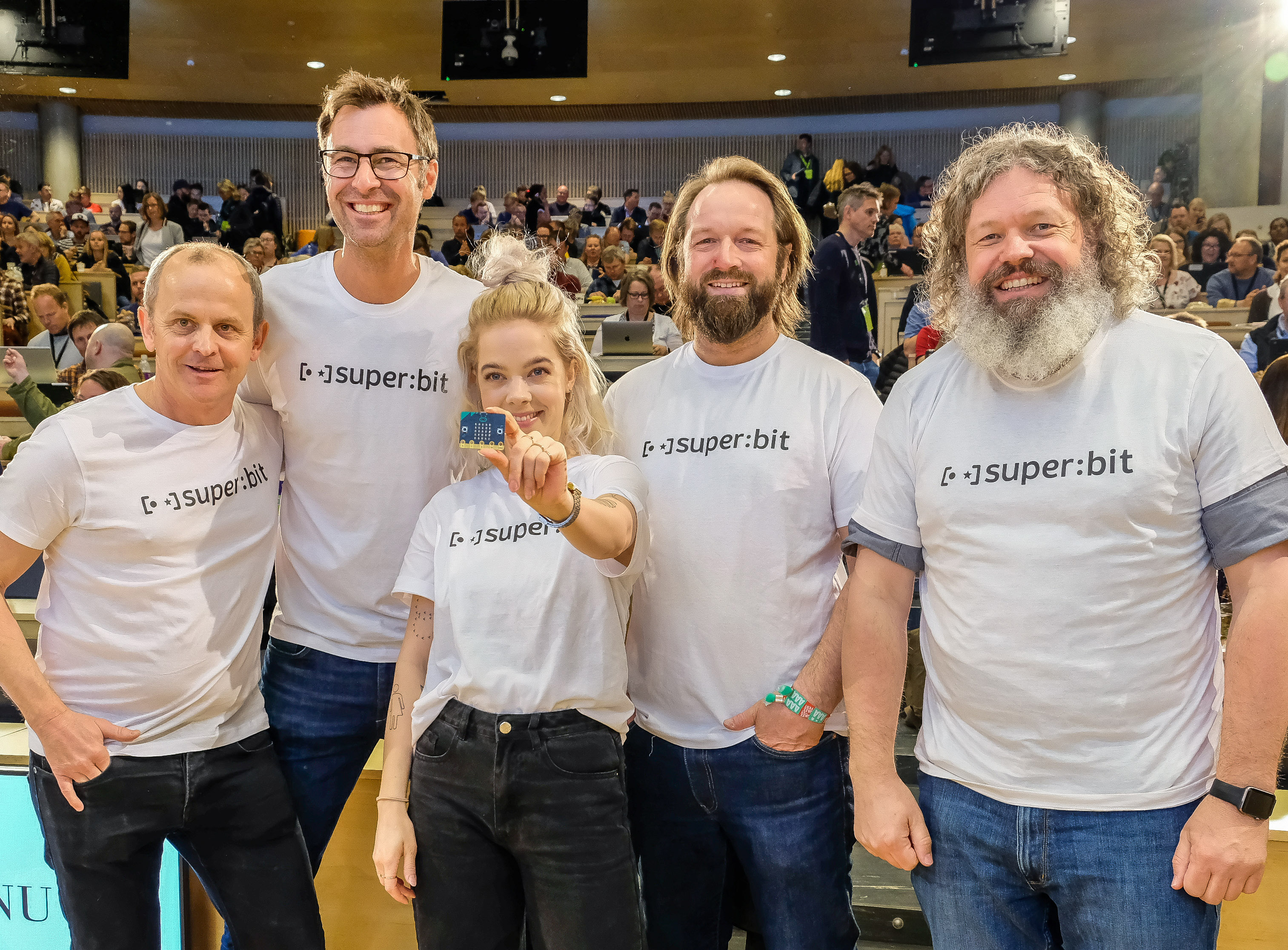 Super:satsing på programmering med micro:bit for barn i hele Norge